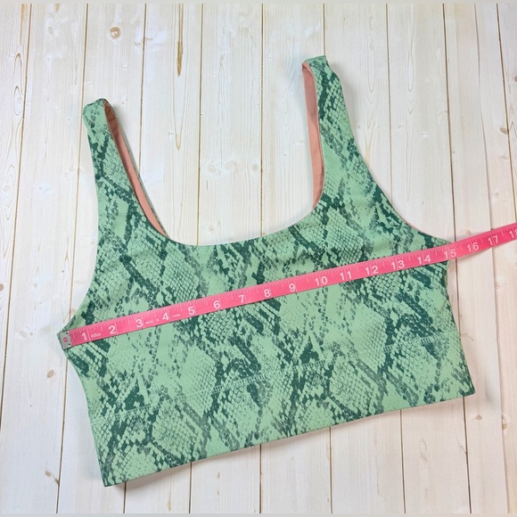 Fabletics Harlyn Midi Medium Impact Reversible Sports Bra Size Medium - Picture 11 of 12